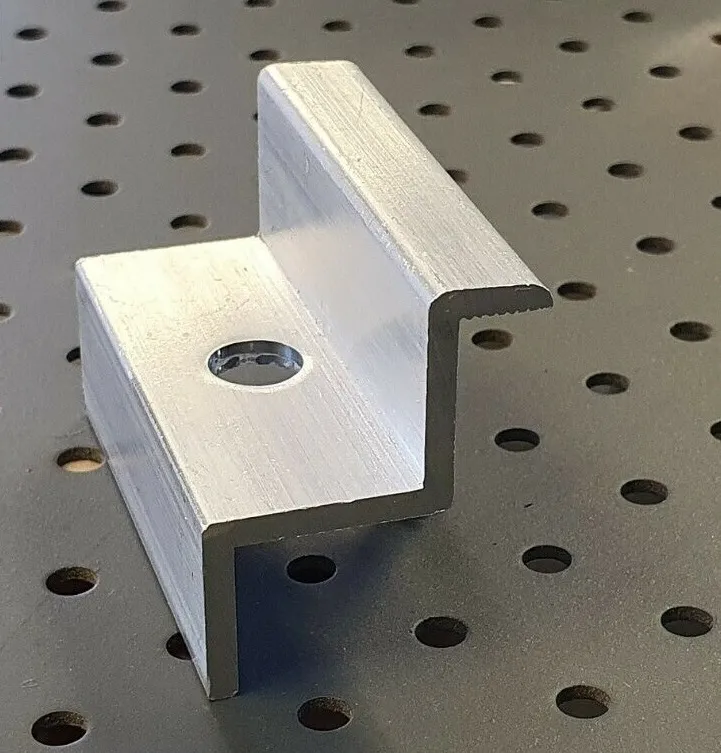 Modul-Endklemme für die Aufständerung des Balkonkraftwerk