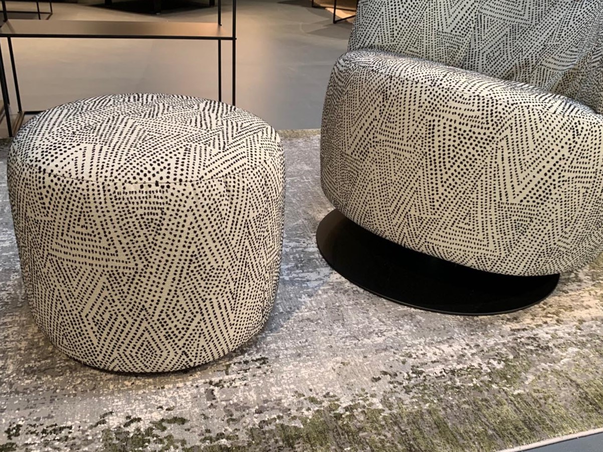 Bullfrog DONNA Dreh- und Schaukelsessel mit Hocker / Ausstellungsstück Bullfrog DONNA Dreh- und Schaukelsessel mit Hocker / Ausstellungsstück