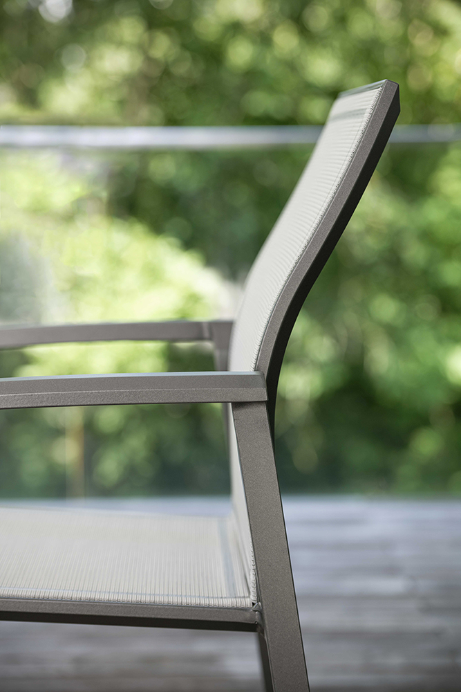 STERN Stapelsessel KARI Aluminium anthrazit mit Bezug Textilen silber STERN Stapelsessel KARI Aluminium anthrazit mit Bezug Textilen silber