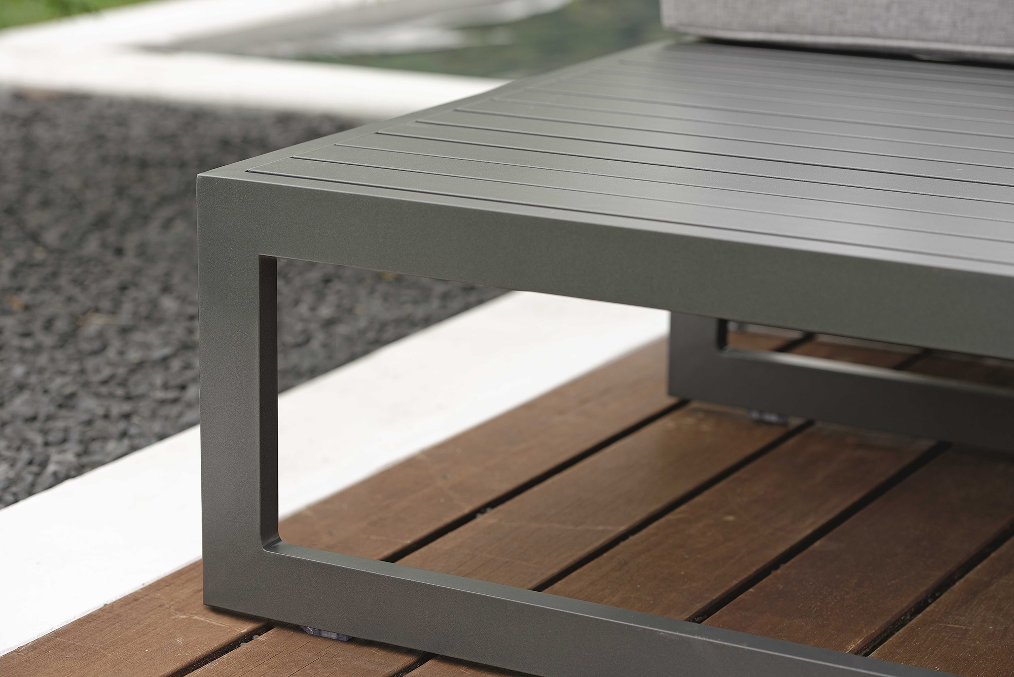 STERN Beistelltisch/Hocker HOLLY Aluminium anthrazit mit Aluminiumleisten STERN Beistelltisch/Hocker HOLLY Aluminium anthrazit mit Aluminiumleisten