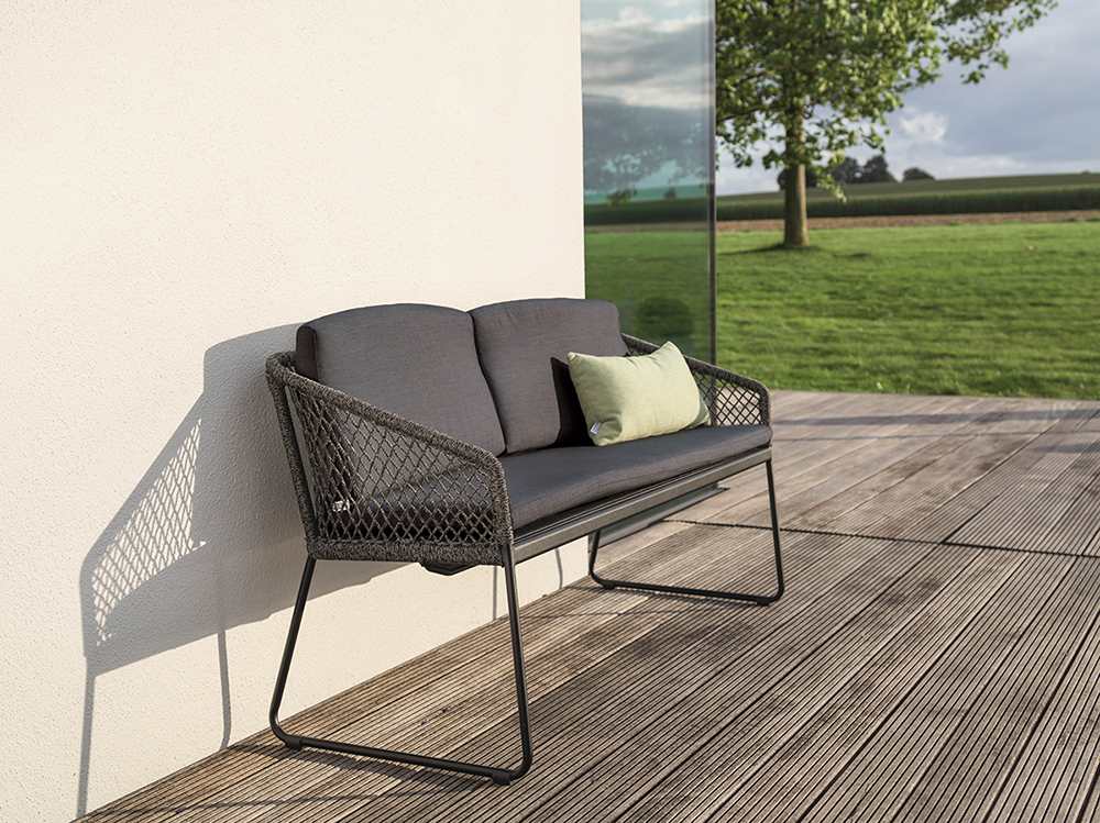 STERN Kufenbank 2-Sitzer ODEA Aluminium schwarz matt/Kordel pepper/Kissen 100% Polyacryl seidenschwarz STERN Kufenbank 2-Sitzer ODEA Aluminium schwarz matt/Kordel pepper/Kissen 100% Polyacryl seidenschwarz