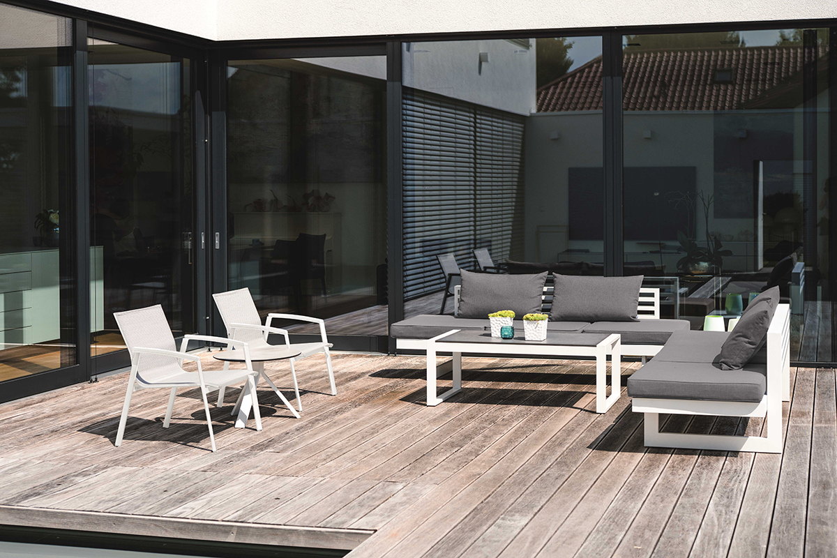 STERN Lounge/Liege NEW HOLLY Aluminium weiß Textilen silber/Kissen 100% Polyacryl seidengrau STERN Lounge/Liege NEW HOLLY Aluminium weiß Textilen silber/Kissen 100% Polyacryl seidengrau