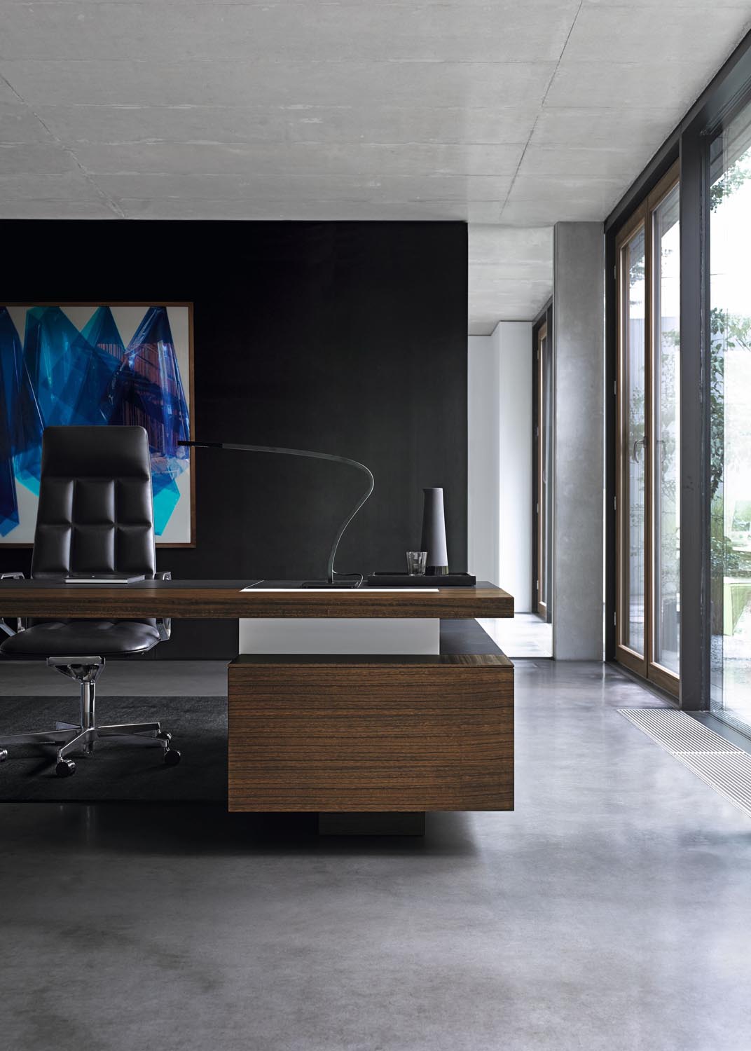 Walter Knoll CEOO Desk Walter Knoll CEOO Desk