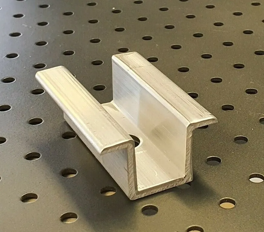 Modul-Mittelklemme für die Aufständerung des Balkonkraftwerk