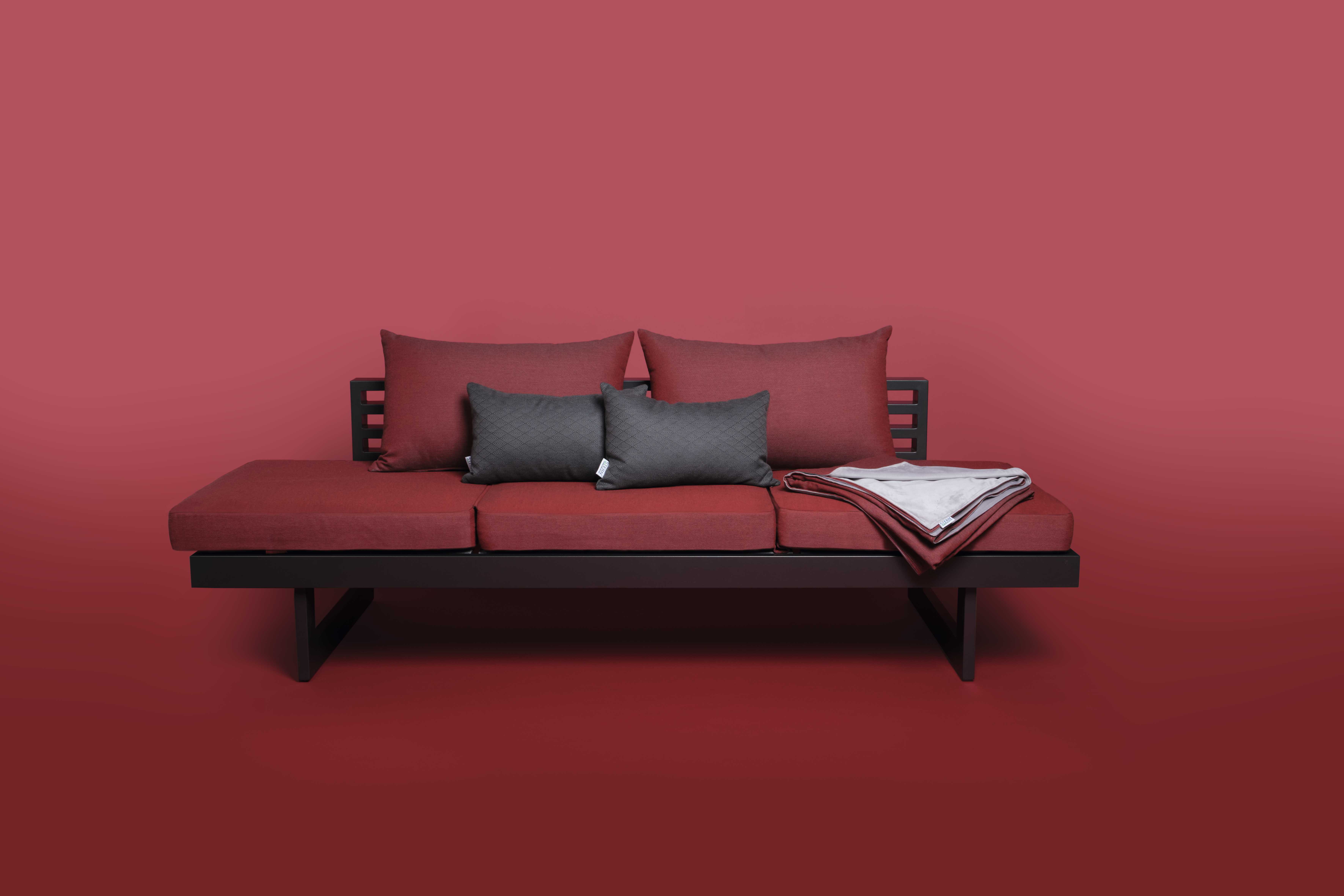 STERN Lounge/Liege NEW HOLLY Aluminium anthrazit/karbon Auflage/Rückenkissen Outdoorstoff rot STERN Lounge/Liege NEW HOLLY Aluminium anthrazit/karbon Auflage/Rückenkissen Outdoorstoff rot