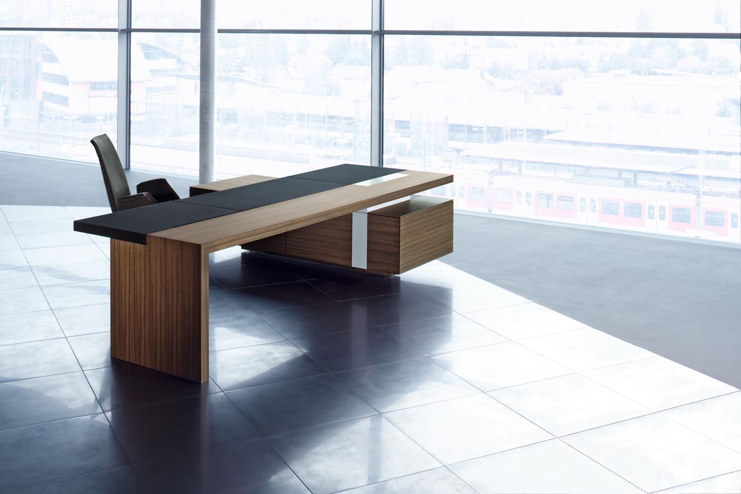 Walter Knoll CEOO Desk Walter Knoll CEOO Desk